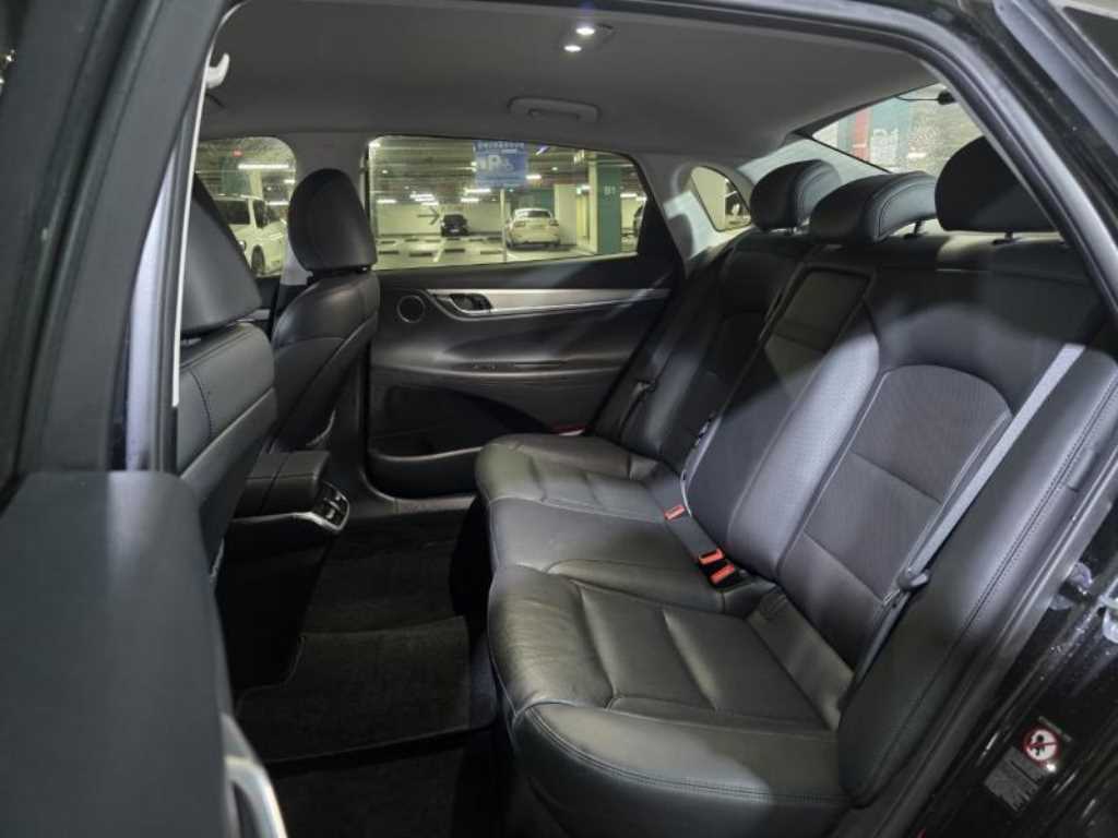 HYUNDAI Grandeur - Vista 11