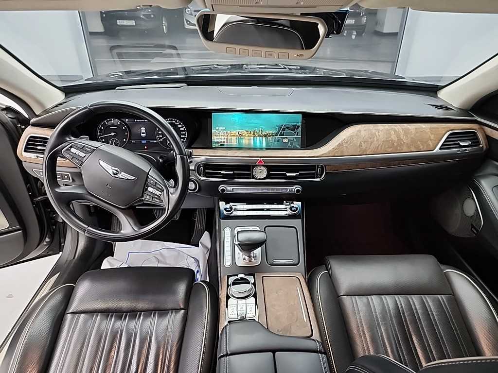 Genesis G90 - Vista 9