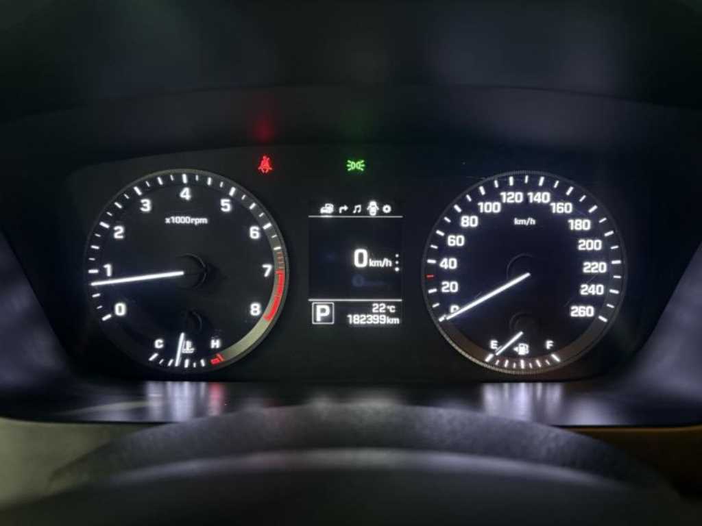HYUNDAI Sonata - Vista 9