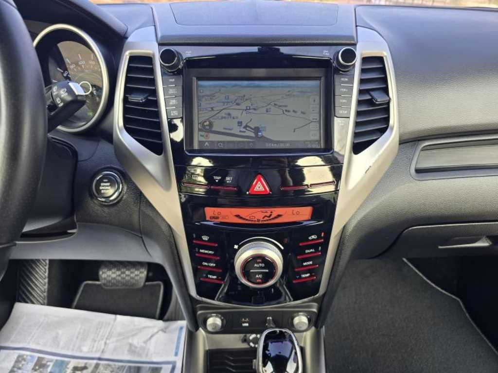 Ssangyong Tivoli 2015 Azul - Importación desde Corea - HF Imports Iquique - Foto 16