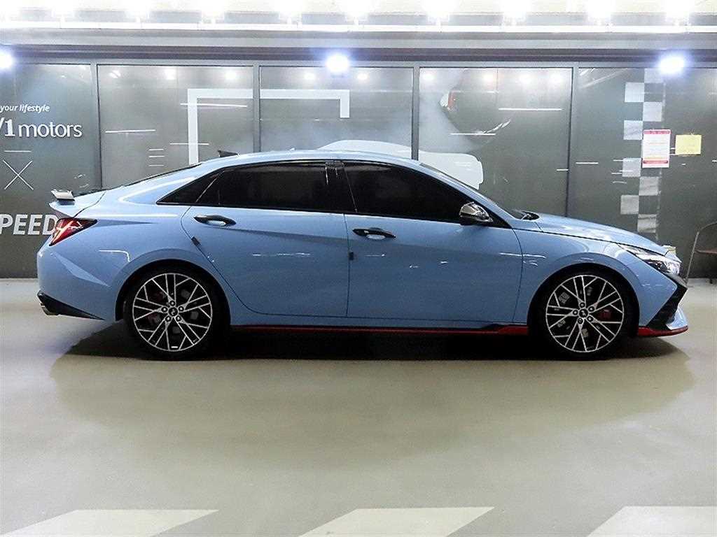 HYUNDAI Avante - Vista 3