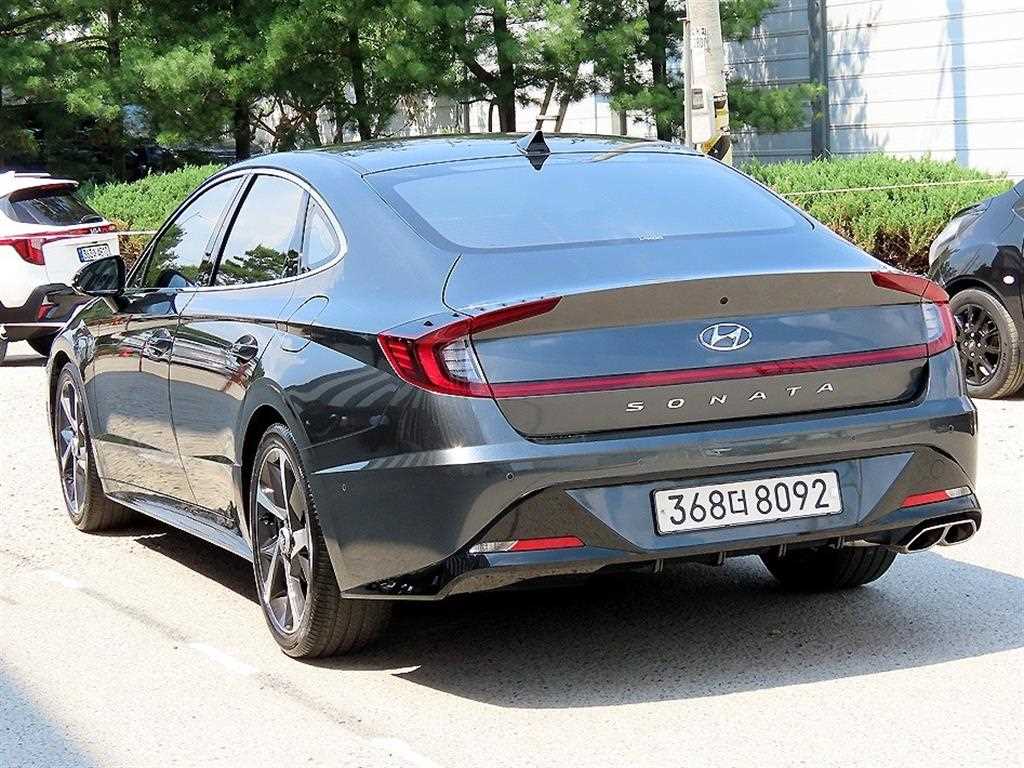 HYUNDAI Sonata - Vista 3
