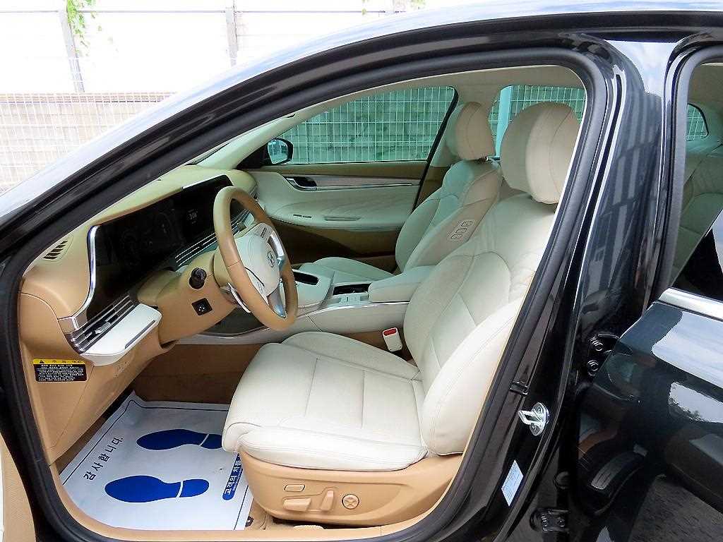 HYUNDAI Grandeur - Vista 7