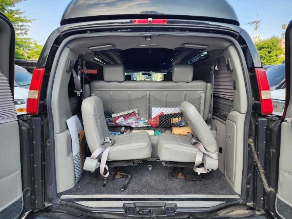 Chevrolet Express van - Vista 12
