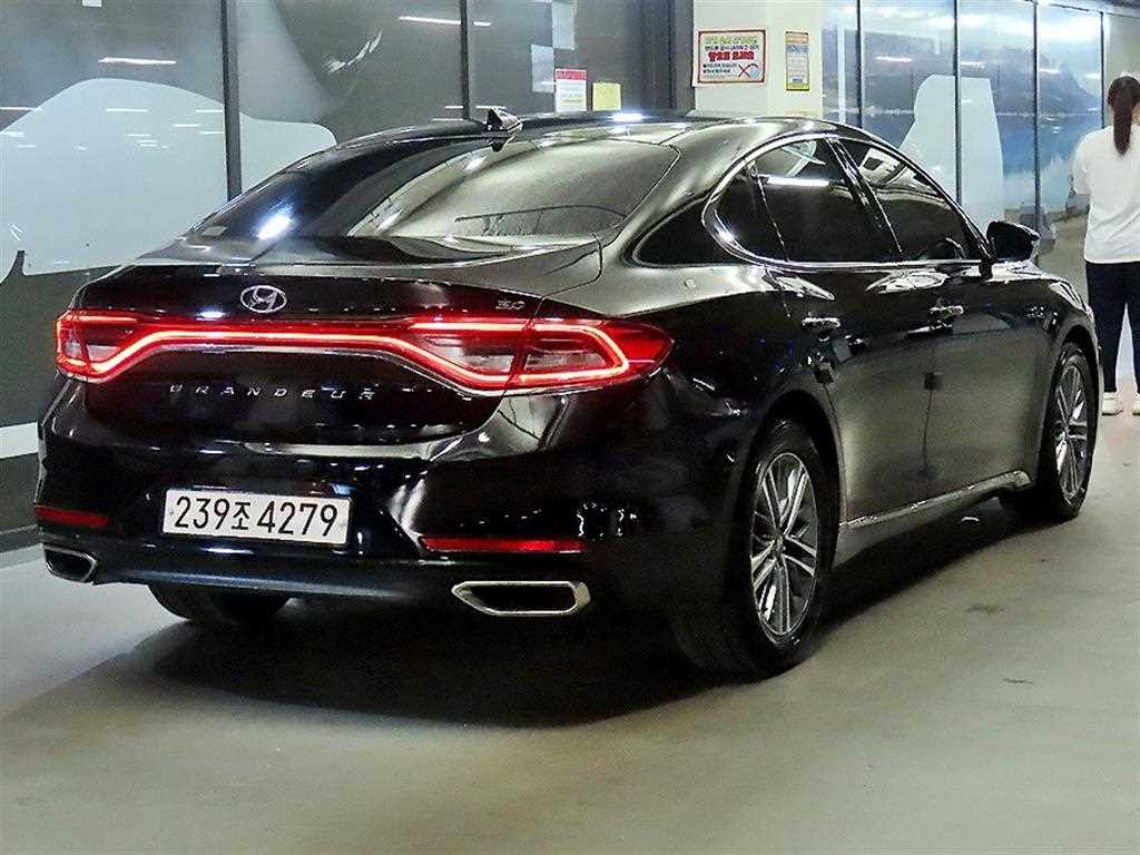 HYUNDAI Grandeur - Vista 6