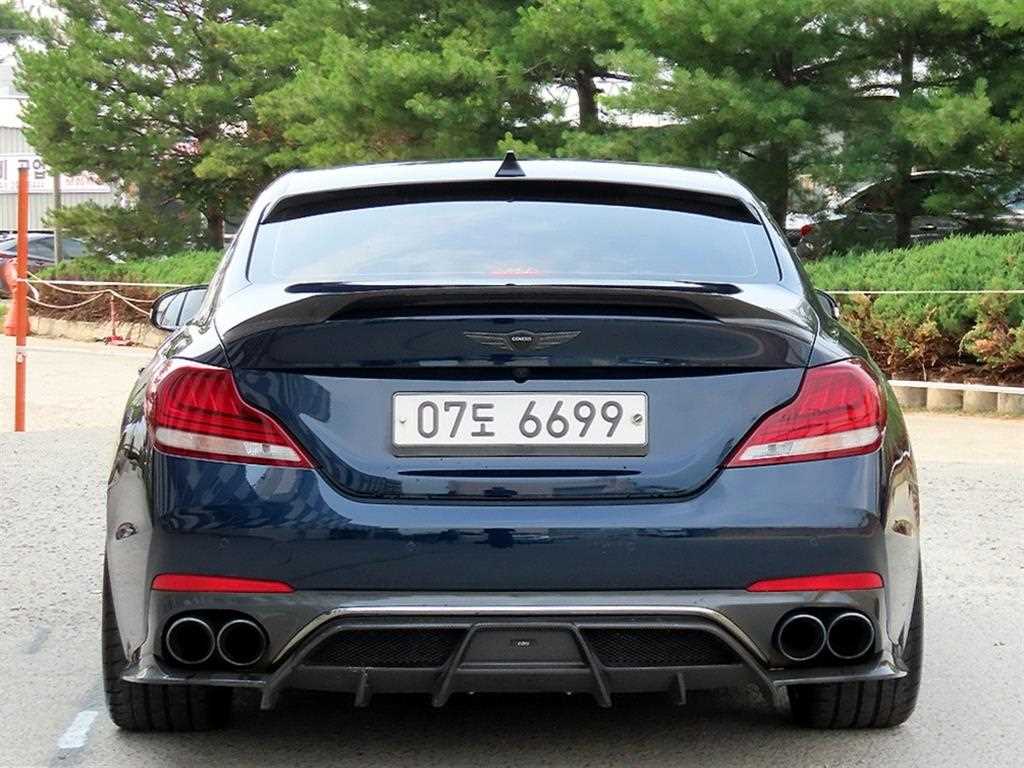 Genesis G70 - Vista 6