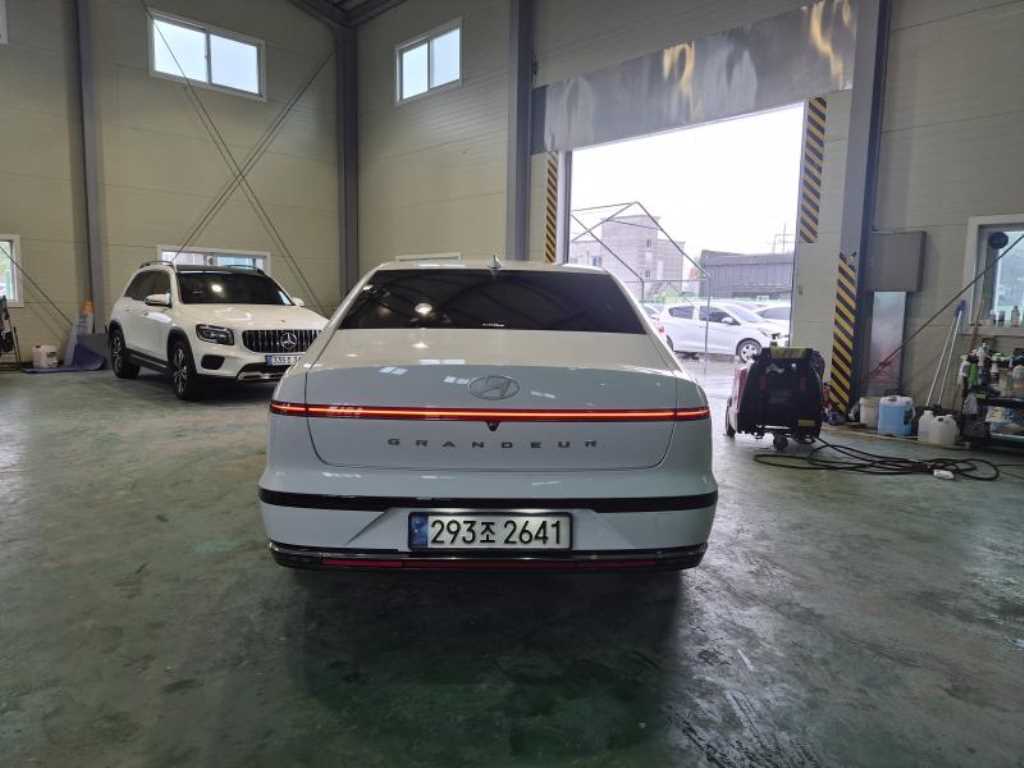 HYUNDAI Grandeur - Vista 3