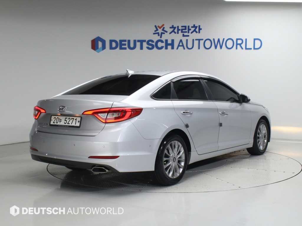 HYUNDAI Sonata - Vista 2