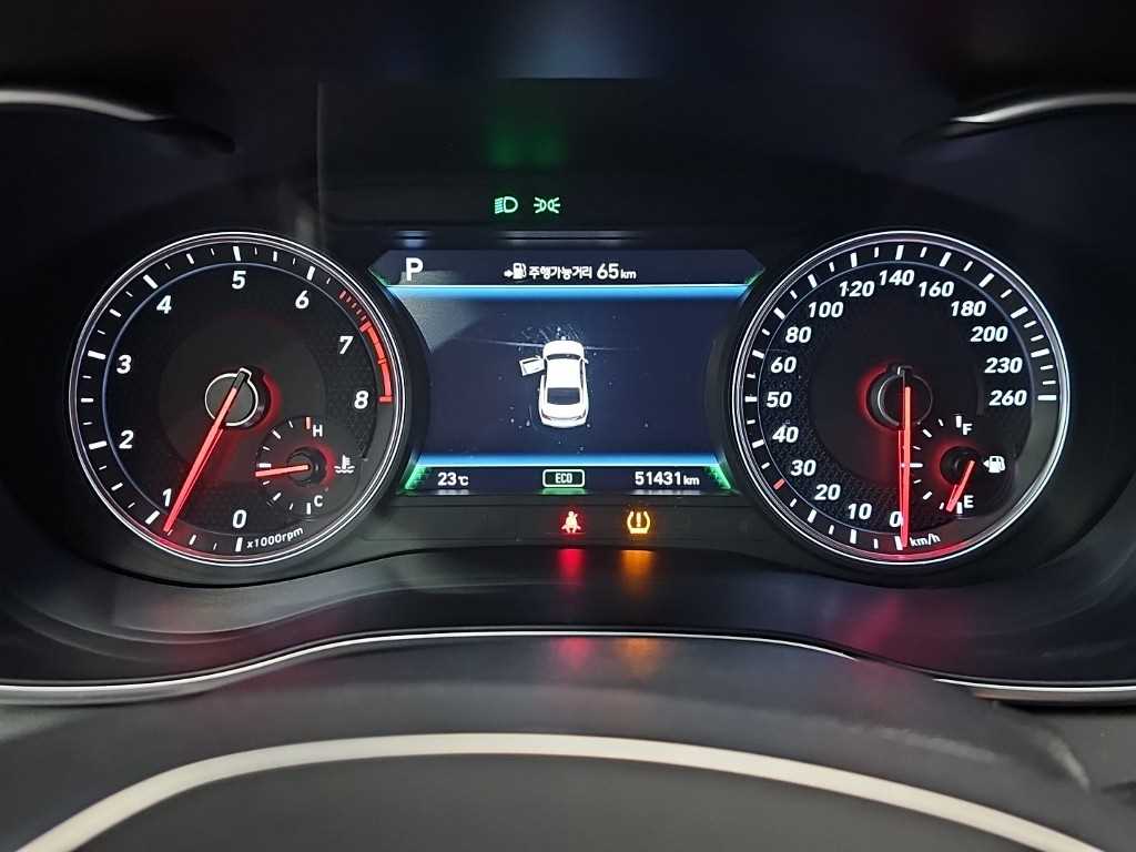 Genesis G70 - Vista 9