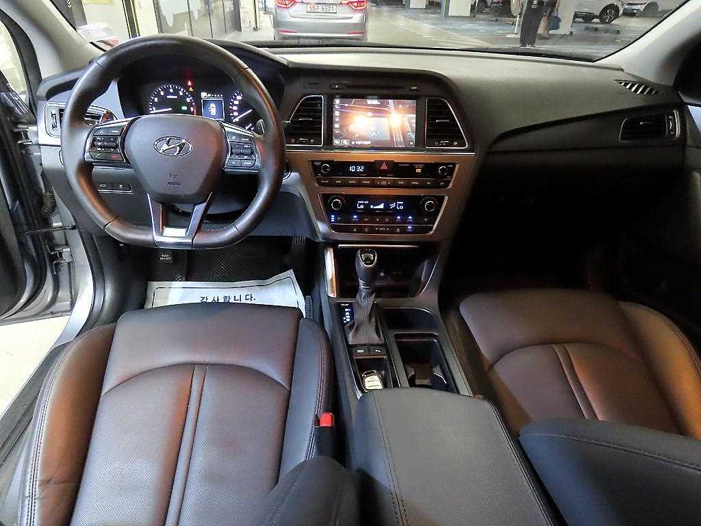 HYUNDAI Sonata - Vista 11