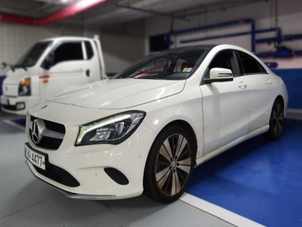Mercedes Benz CLA Class - Vista 2