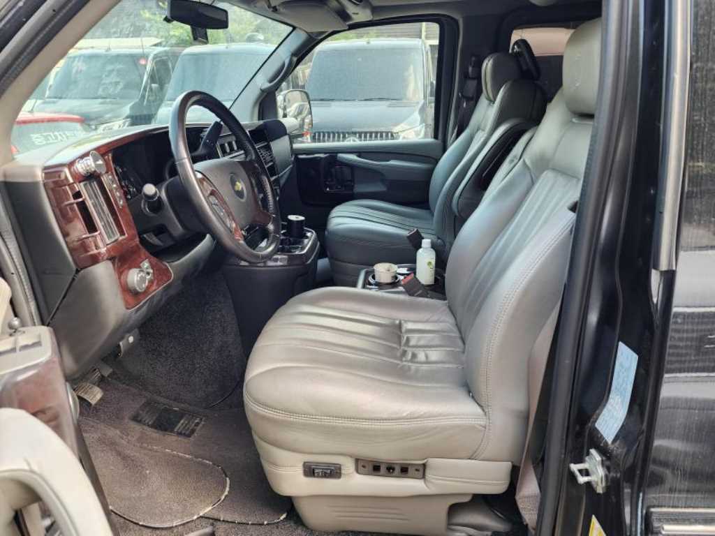 Chevrolet Express van 2015 Negro - Importación desde Corea - HF Imports Iquique - Foto 13