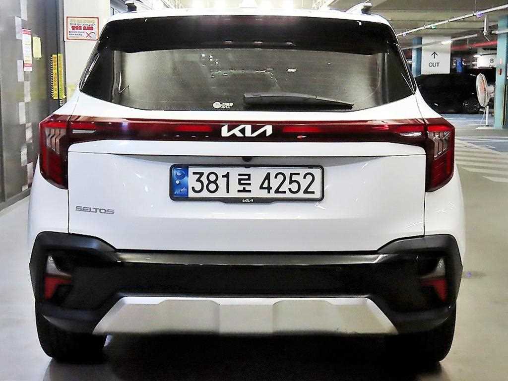 KIA Seltos - Vista 8