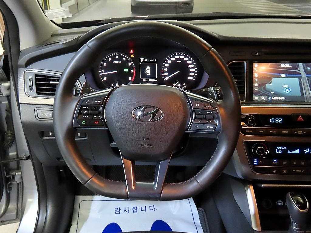 HYUNDAI Sonata - Vista 10