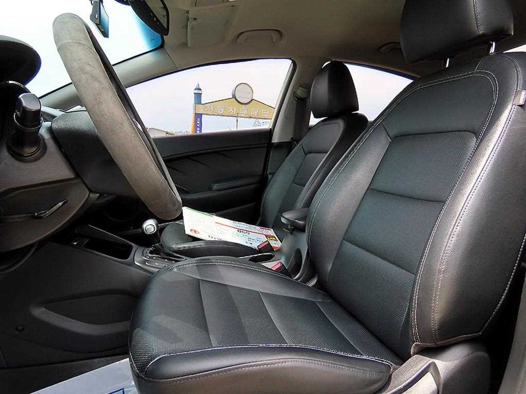 KIA K3 - Vista 7
