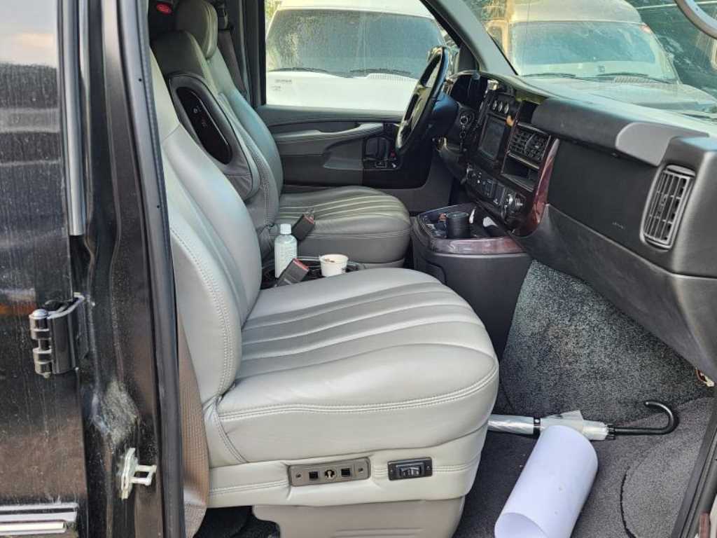Chevrolet Express van 2015 Negro - Importación desde Corea - HF Imports Iquique - Foto 17