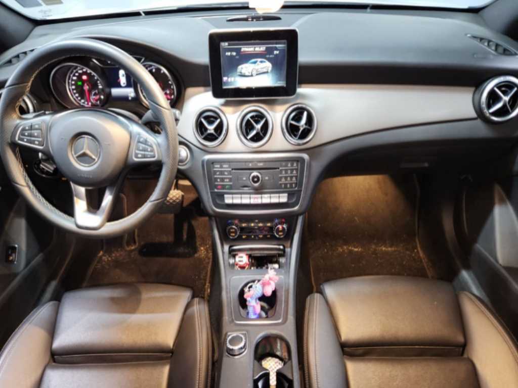 Mercedes Benz CLA Class - Vista 8