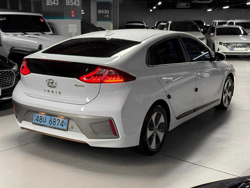 HYUNDAI Ioniq - Vista 6