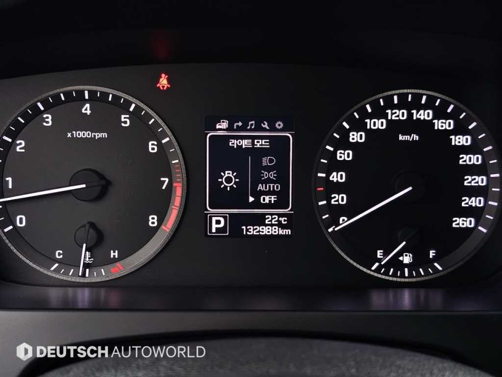 HYUNDAI Sonata - Vista 10