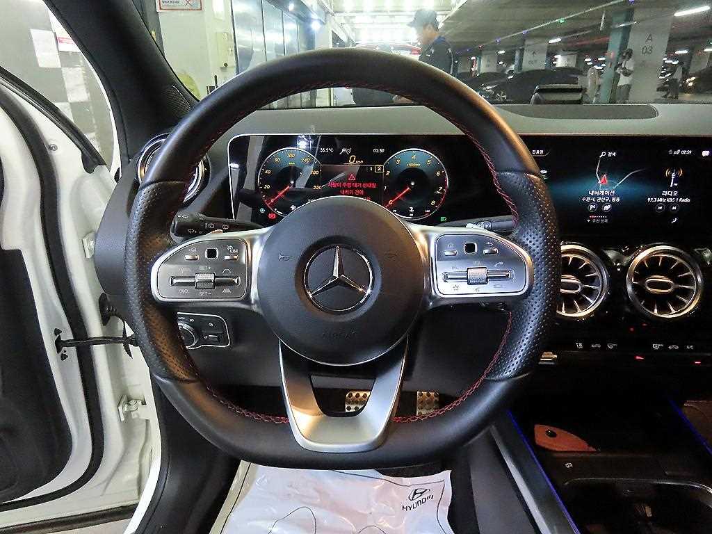 Mercedes Benz GLA Class - Vista 10
