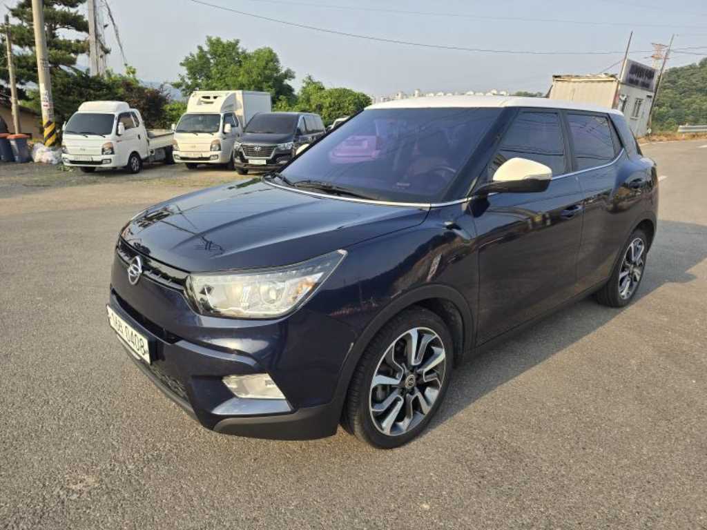 Ssangyong Tivoli 2015 Azul - Importación desde Corea - HF Imports Iquique - Foto 1