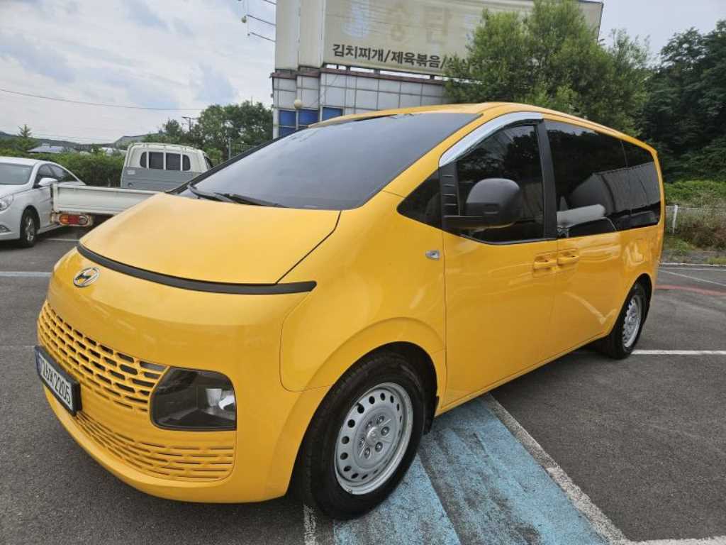 HYUNDAI Staria - Vista 3