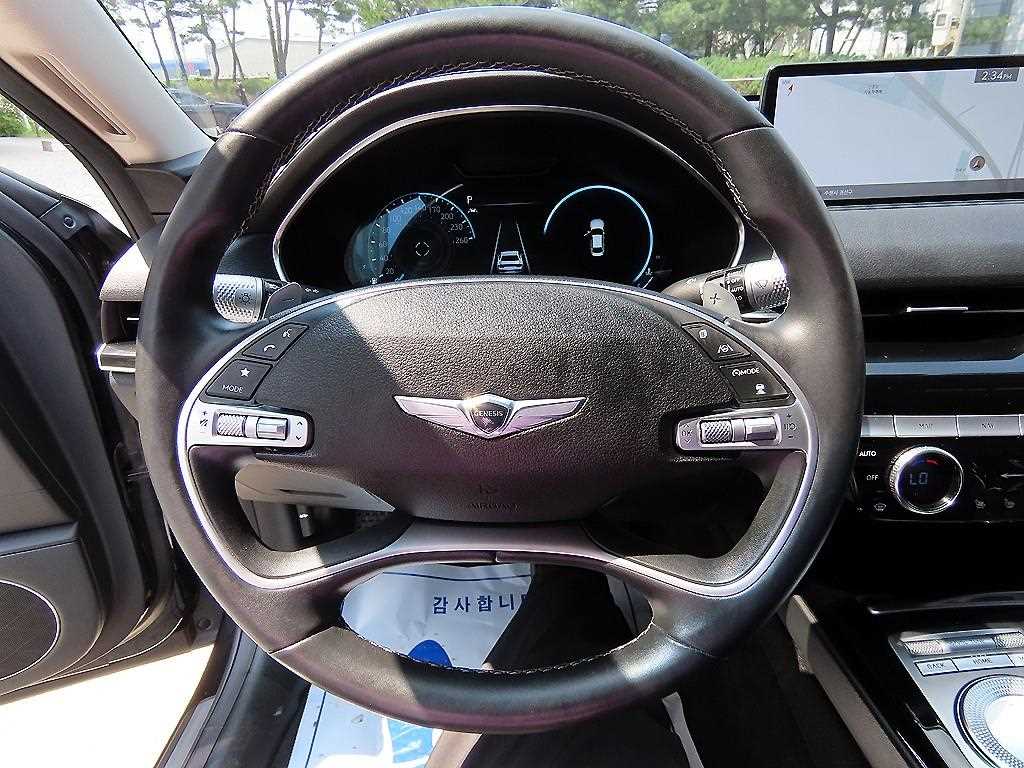 Genesis G80 - Vista 10