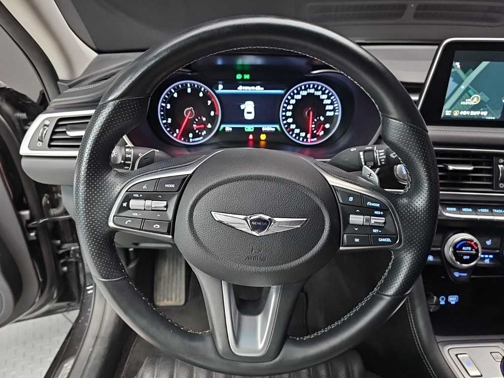 Genesis G70 - Vista 12
