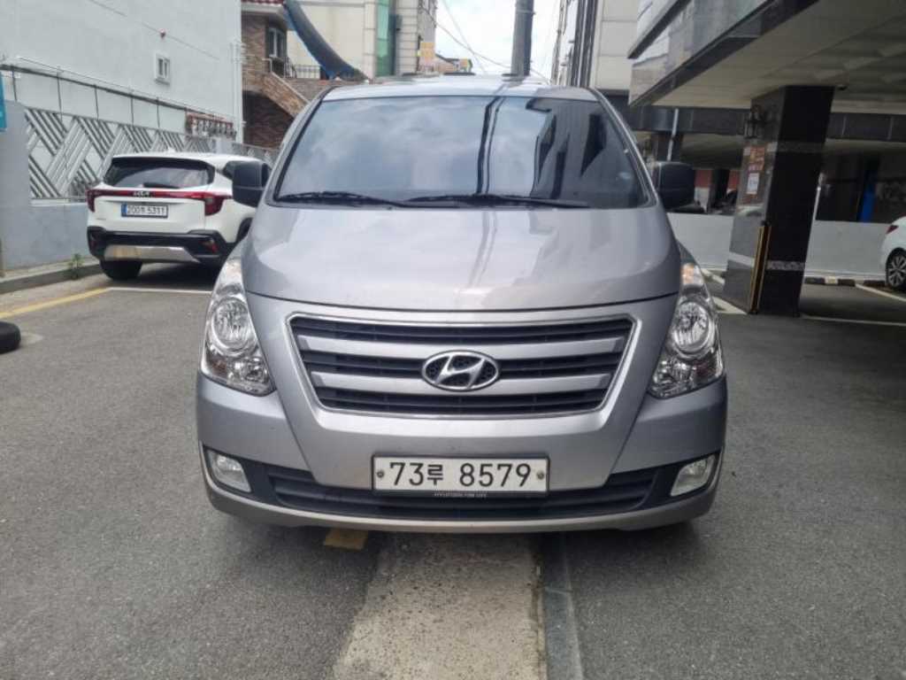HYUNDAI Starex 2017