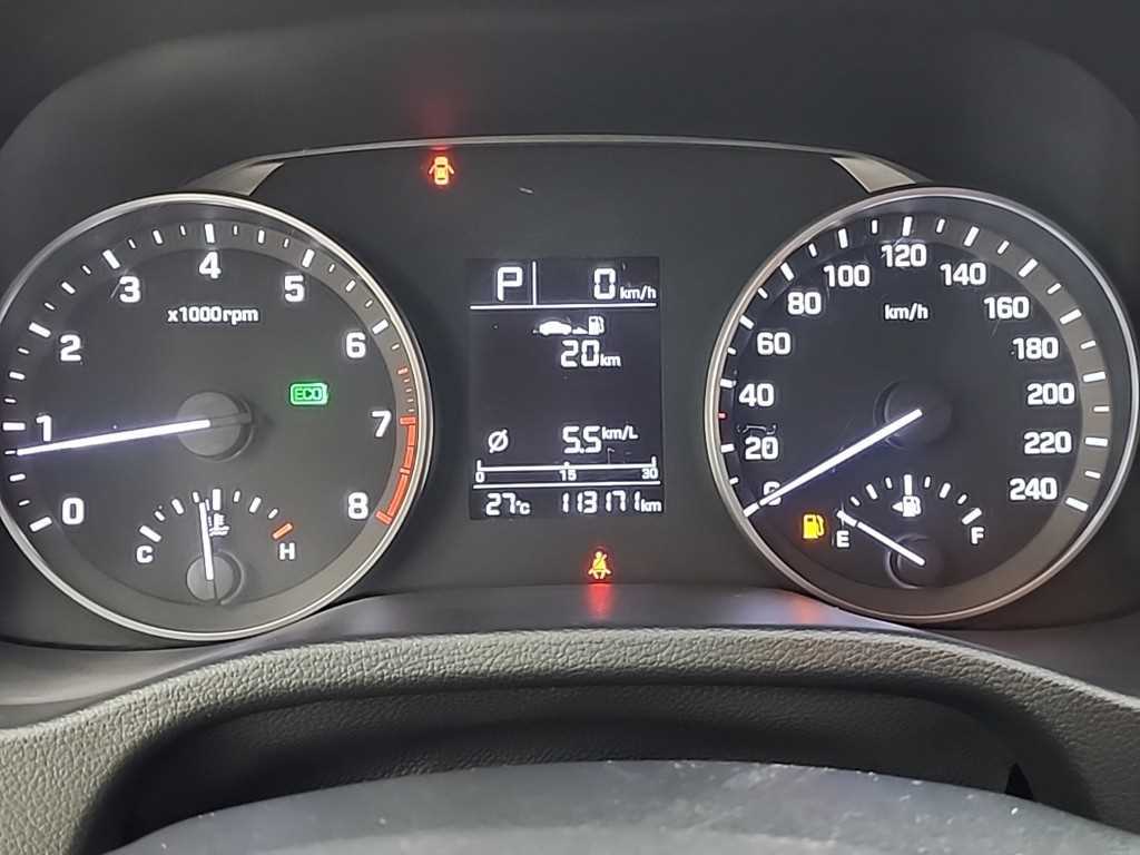 HYUNDAI Avante - Vista 8