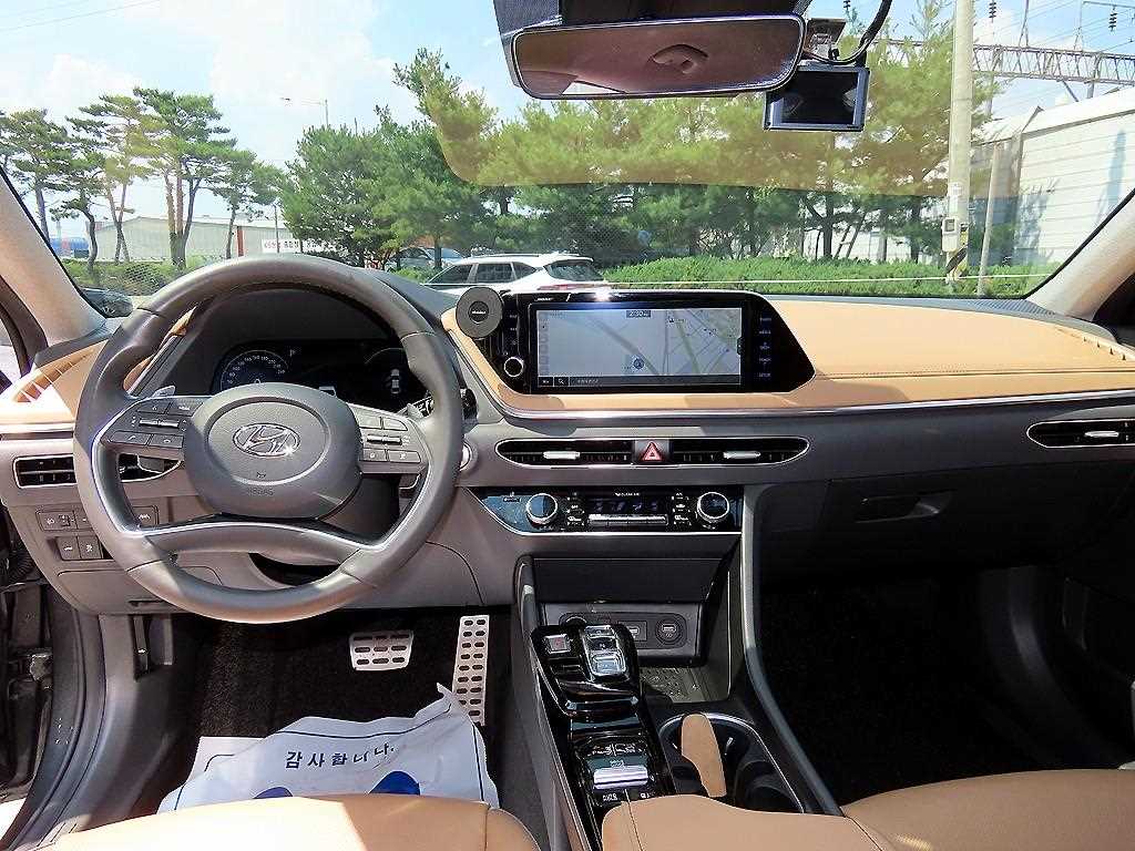 HYUNDAI Sonata - Vista 9