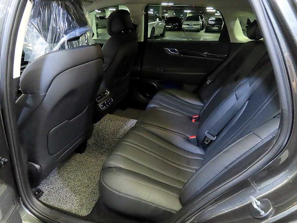 Genesis G80 - Vista 9
