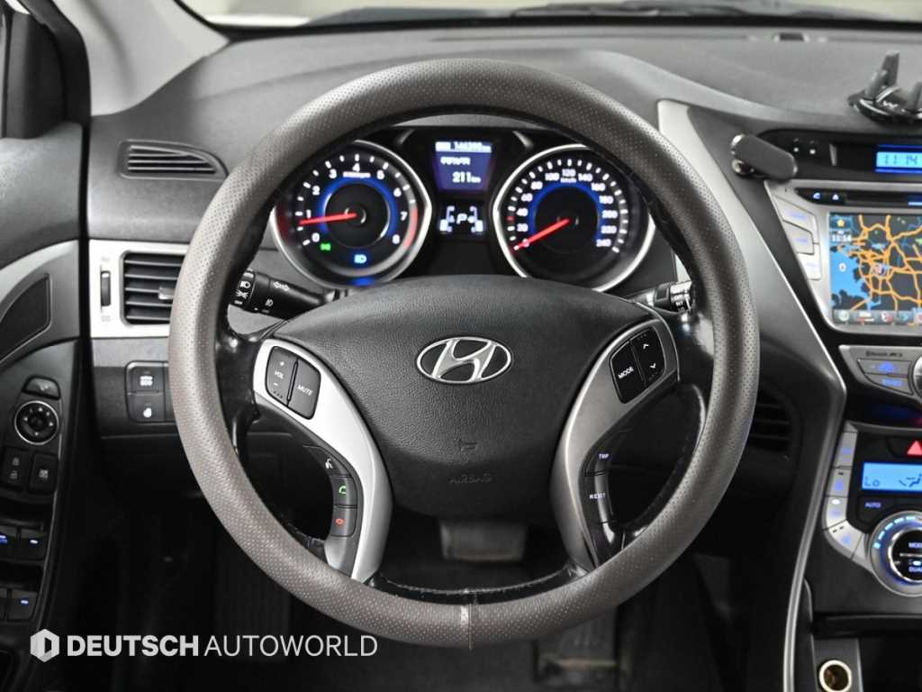 HYUNDAI Avante 2013 Blanco - Importación desde Corea - HF Imports Iquique - Foto 15