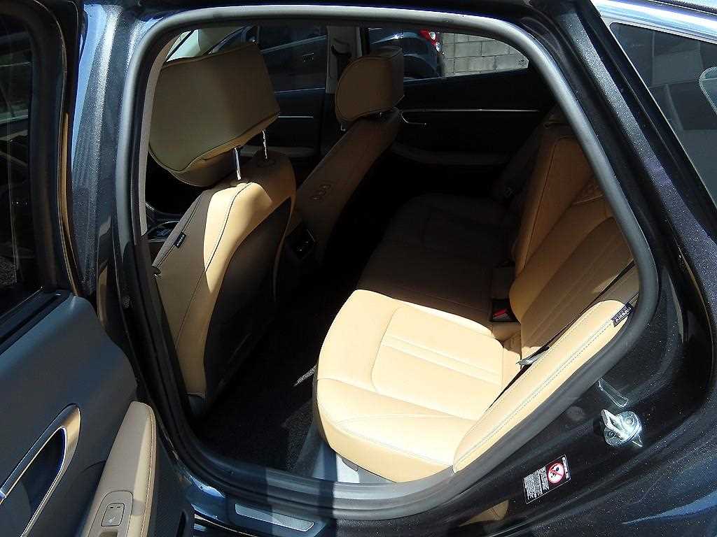 HYUNDAI Sonata - Vista 8