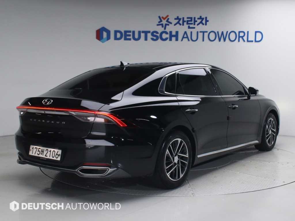 HYUNDAI Grandeur - Vista 2