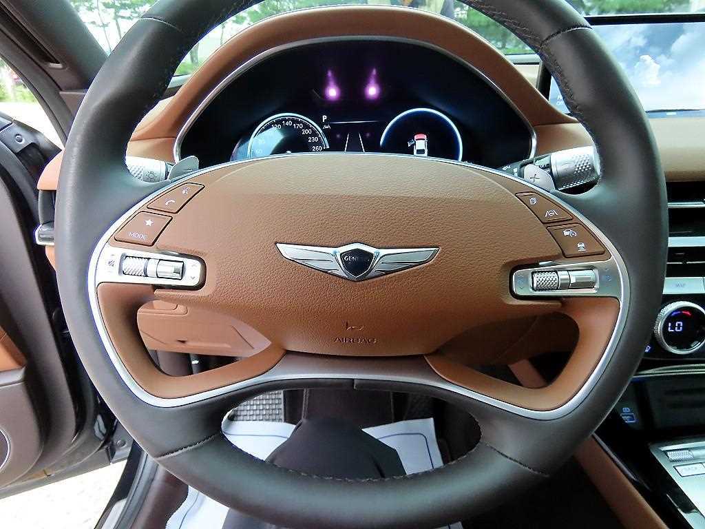 Genesis G80 - Vista 10