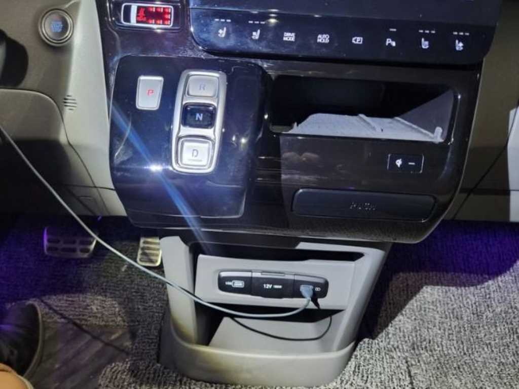 HYUNDAI Staria 2023 Negro - Importación desde Corea - HF Imports Iquique - Foto 18