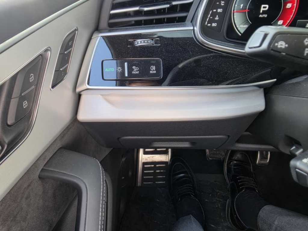 Audi Q8 - Vista 12