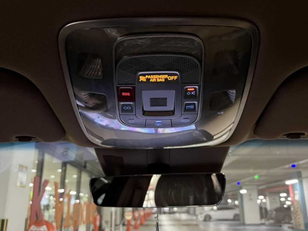 Genesis G80 - Vista 10