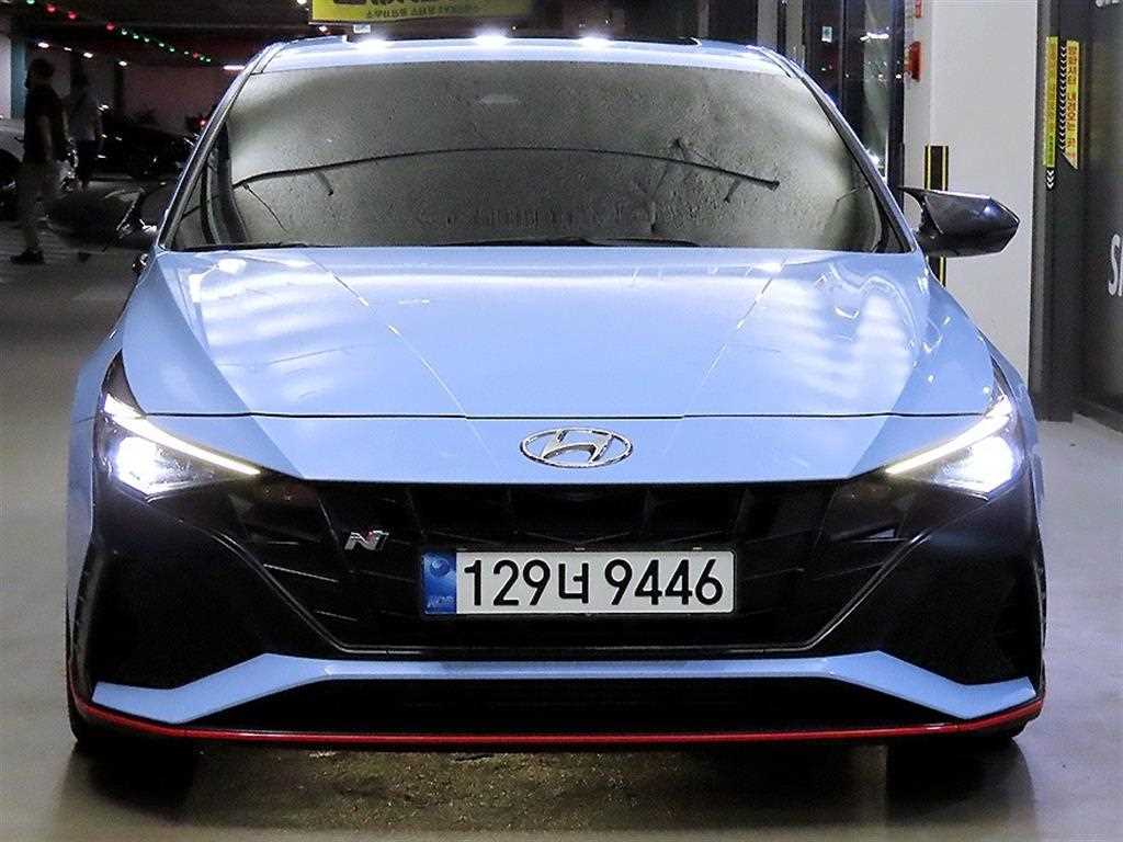 HYUNDAI Avante - Vista 2