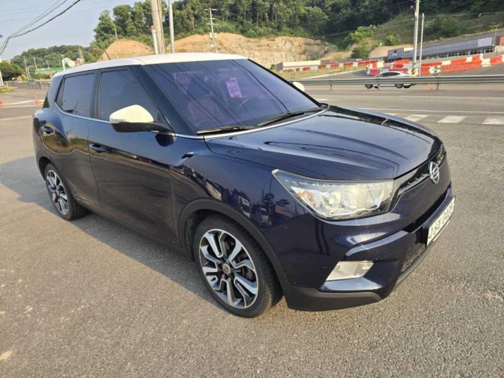 Ssangyong Tivoli - Vista 3