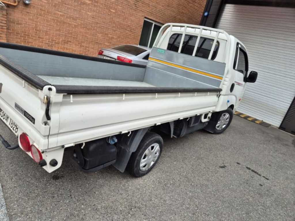 Small Truck Cargo (small) - Vista 2