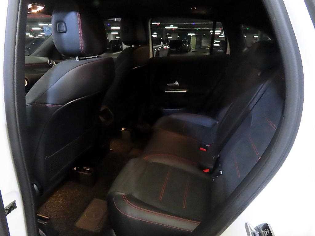 Mercedes Benz GLA Class - Vista 9