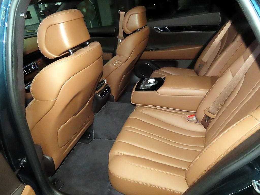Genesis G80 - Vista 9