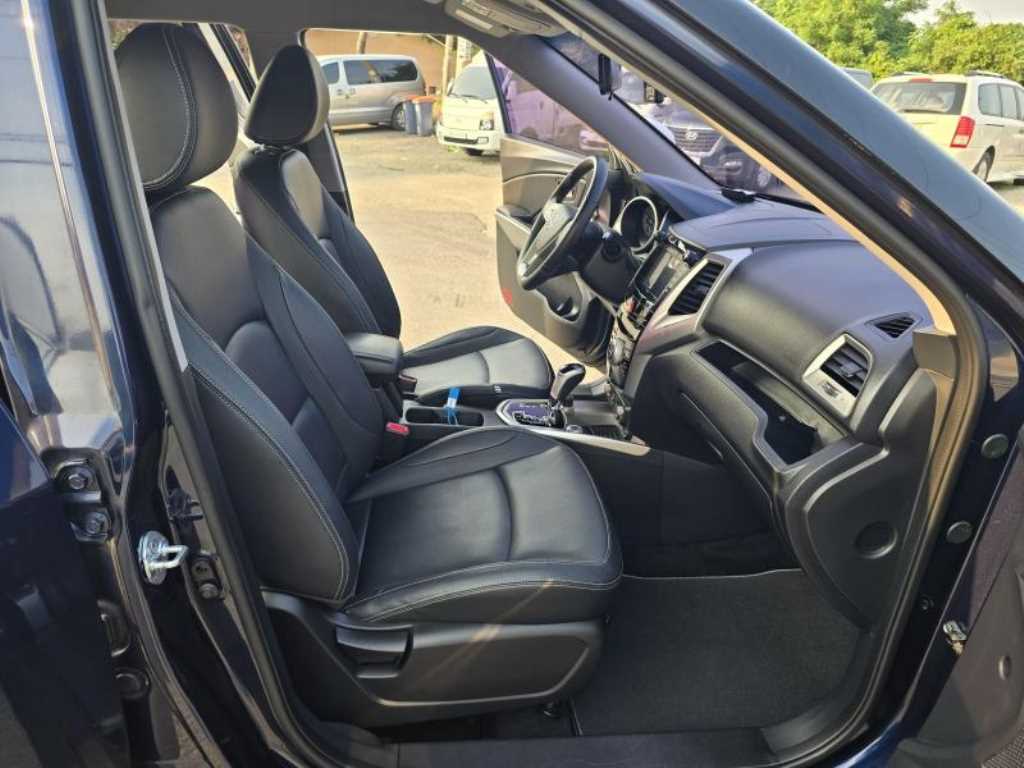 Ssangyong Tivoli - Vista 11