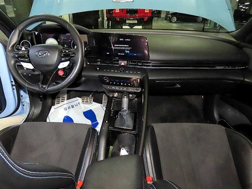 HYUNDAI Avante - Vista 12