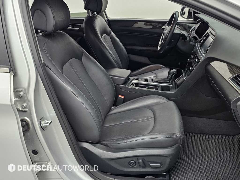 HYUNDAI Sonata - Vista 12