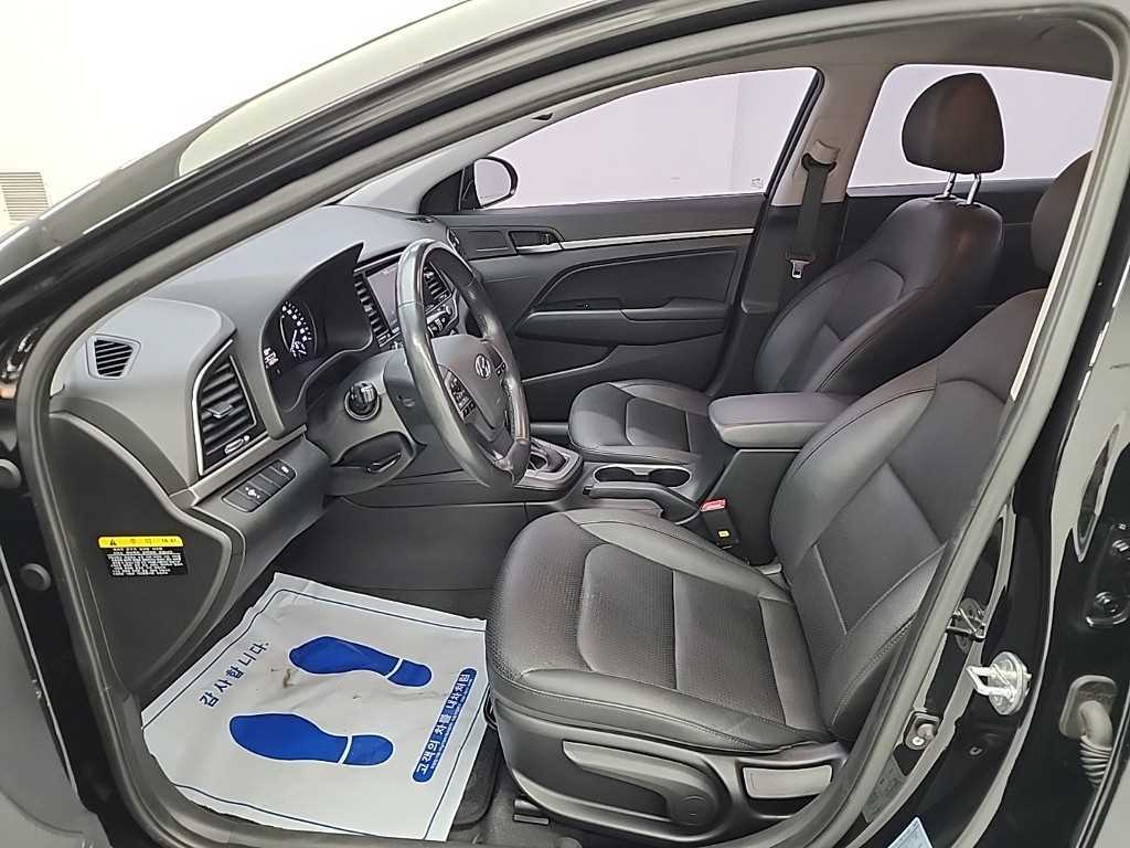 HYUNDAI Avante 2018 Negro - Importación desde Corea - HF Imports Iquique - Foto 13
