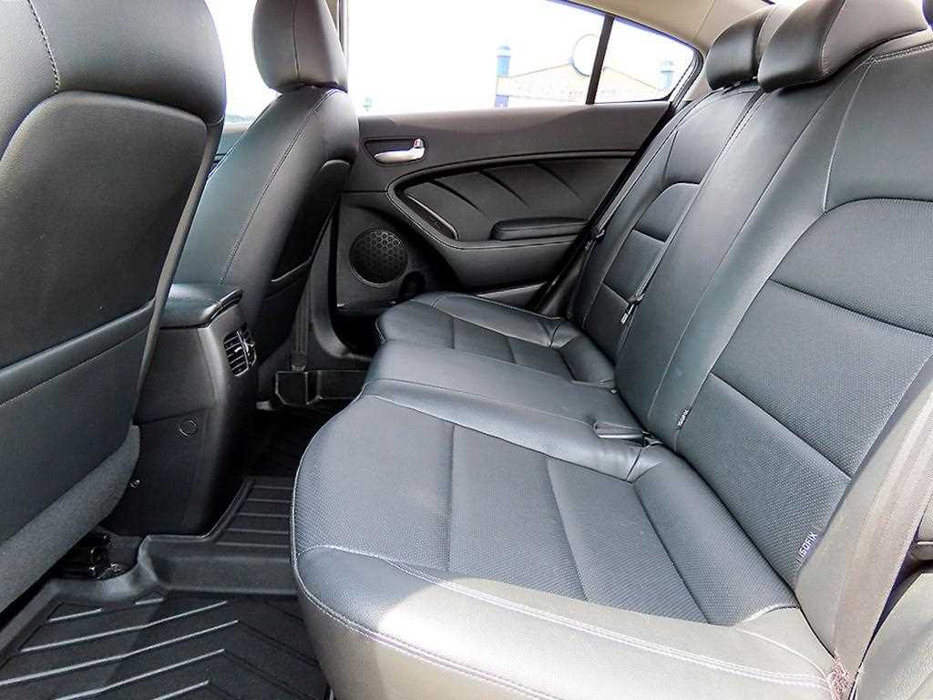 KIA K3 - Vista 8