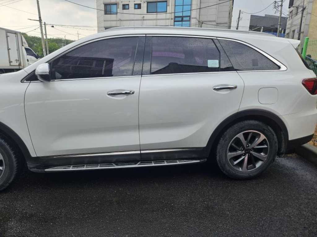 KIA Sorento - Vista 8